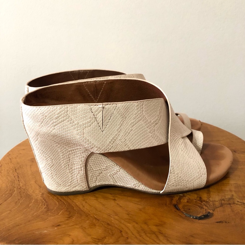 Gentle Souls Cream Woven Leather Wedge Sandals • 8